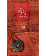 La garantie Once Again : 554630 vêtements d'occasion de marque en état irréprochable.