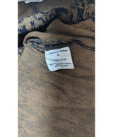 558403 Once Again, la référence de la friperie en ligne pour des achats de vêtements d'occasion sans souci et en état parfait.