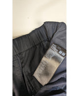 558629 Once Again, la référence de la friperie en ligne pour des achats de vêtements d'occasion sans souci et en état parfait.