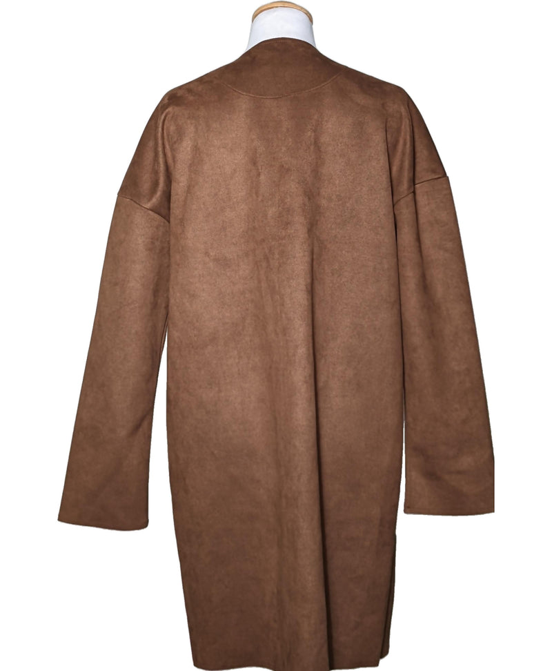 560030 Once Again, la référence de la friperie en ligne pour des achats de vêtements d'occasion sans souci et en état parfait.