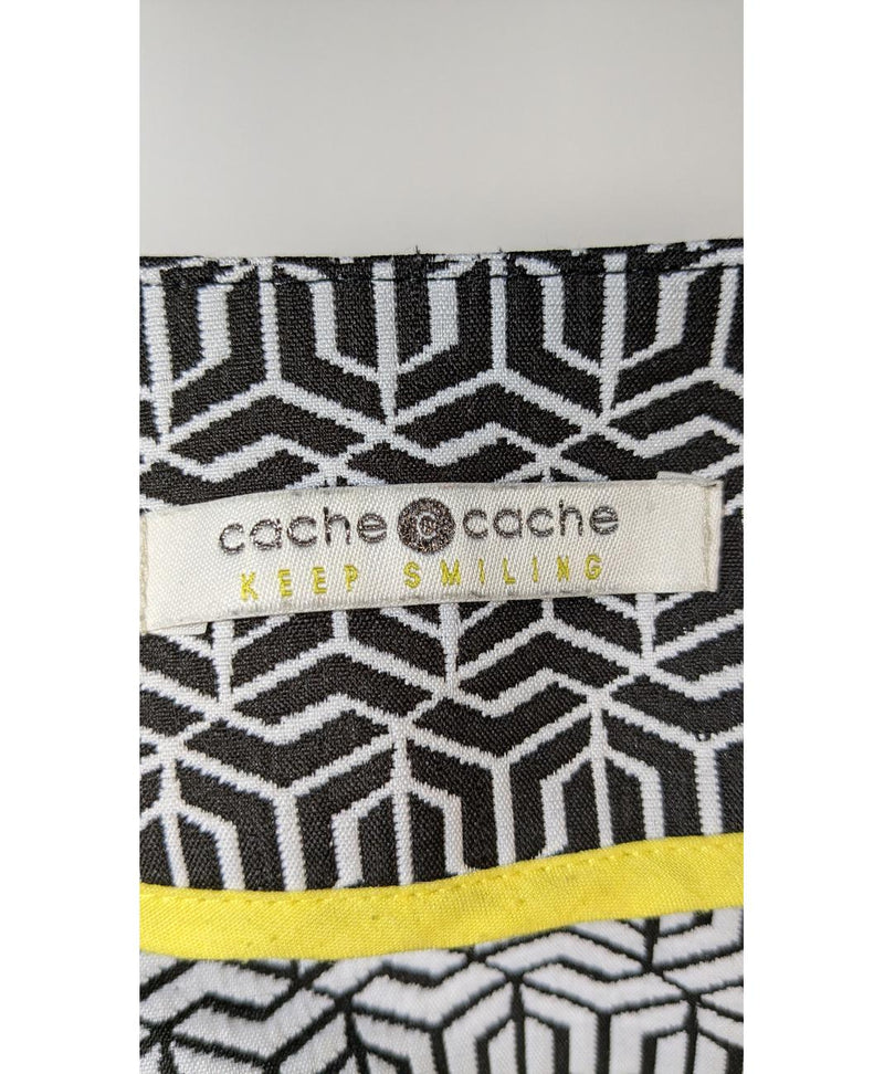 560132 Once Again, la référence de la friperie en ligne pour des achats de vêtements d'occasion sans souci et en état parfait.