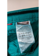 La garantie Once Again : 560561 vêtements d'occasion de marque en état irréprochable.