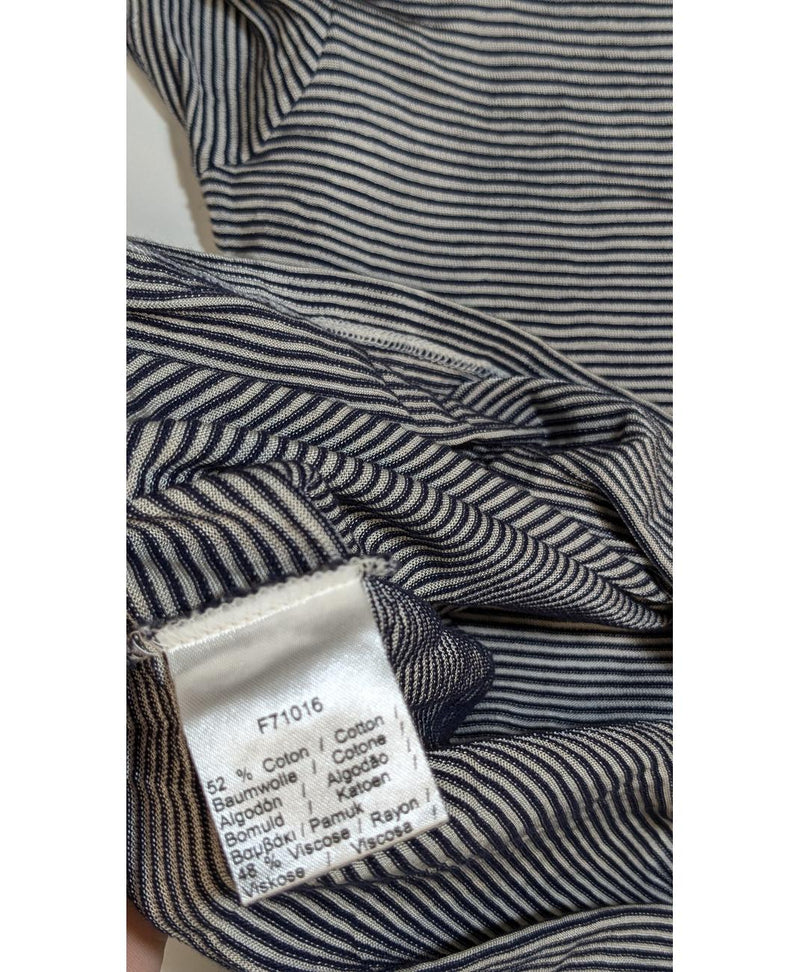 560815 Once Again, la référence de la friperie en ligne pour des achats de vêtements d'occasion sans souci et en état parfait.