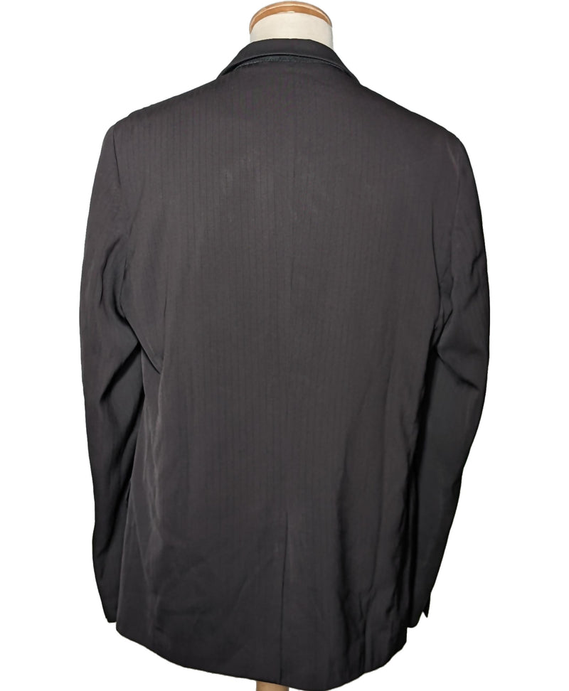 Expérience d'achat simple et satisfaisante pour cette fripe 560883 de qualité, offert par Once Again.