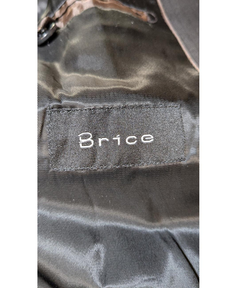 Élégance responsable avec cette pièce vintage 560883 en parfait état, sélectionnée par Once Again.