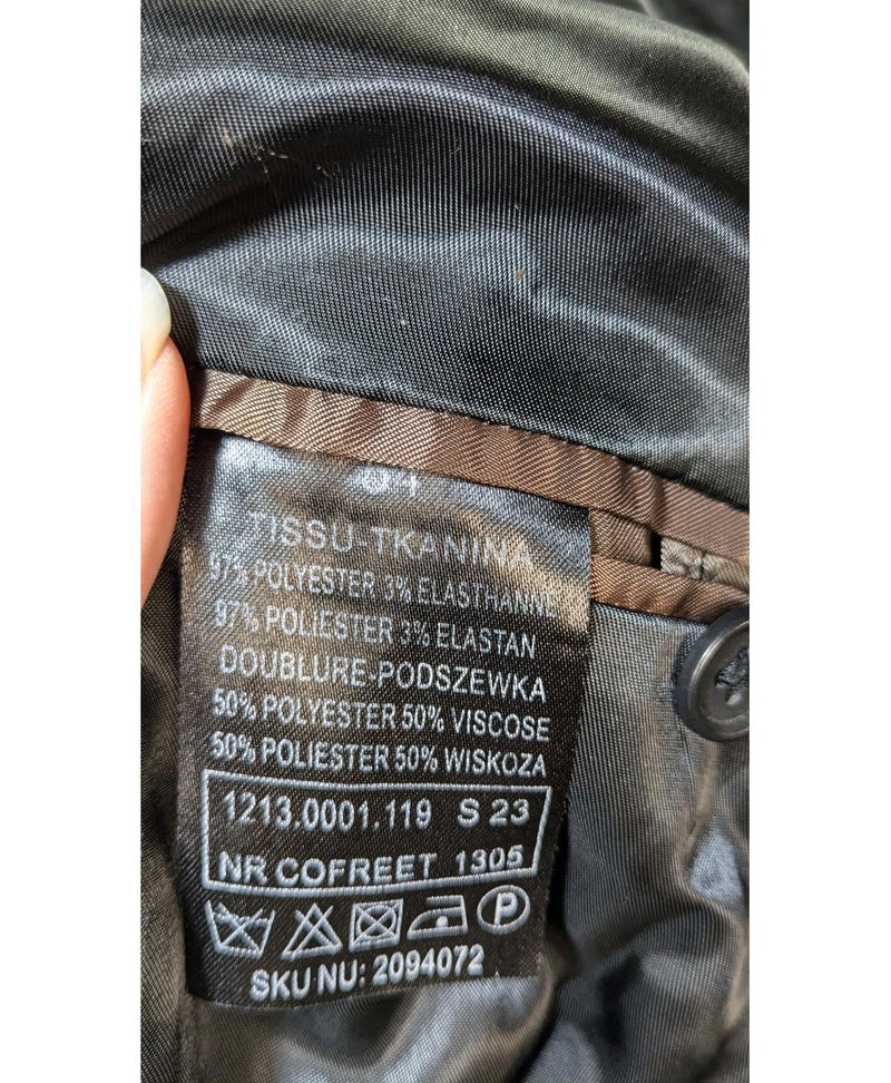 Une friperie en ligne rapide et fiable : découvrez ce vêtement d'occasion 560883 Once Again en excellent état.