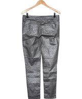 La garantie Once Again : 560984 vêtements d'occasion de marque en état irréprochable.