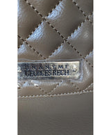 Le choix intelligent pour la mode durable, cette pièce 561524 Once Again allie parfait état et prix abordable.
