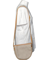 Shopping simplifié avec Once Again pour 561528 : trouvez des pièces uniques en très bon état en quelques clics.