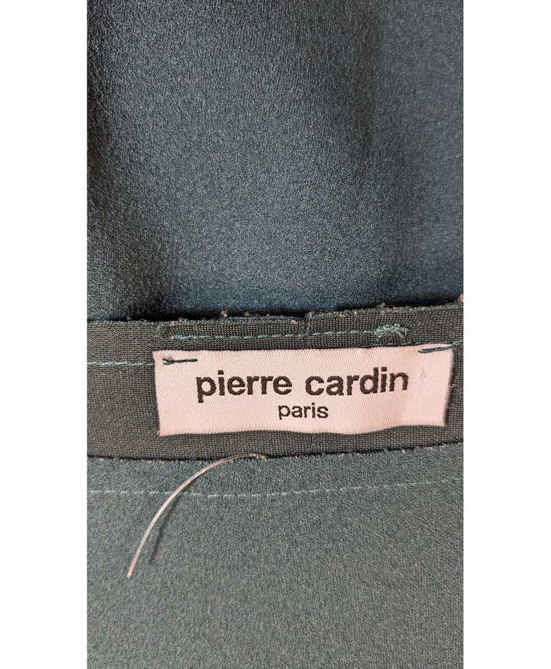 561704 Once Again, la référence de la friperie en ligne pour des achats de vêtements d'occasion sans souci et en état parfait.