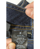 La garantie Once Again : 561750 vêtements d'occasion de marque en état irréprochable.