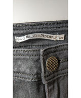 Le choix intelligent pour la mode durable, cette pièce 561809 Once Again allie parfait état et prix abordable.