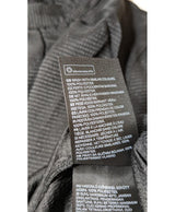 561882 Once Again, la référence de la friperie en ligne pour des achats de vêtements d'occasion sans souci et en état parfait.