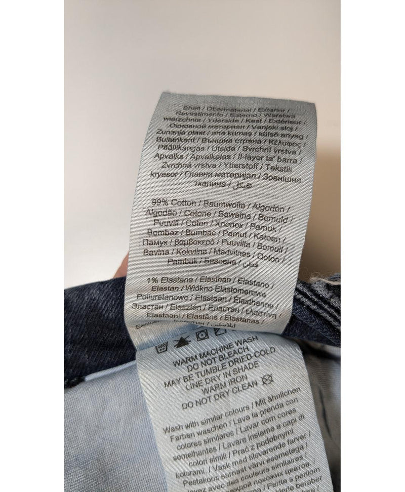 Mode durable et rapide avec Once Again : article 562111 de seconde main en très bon état.