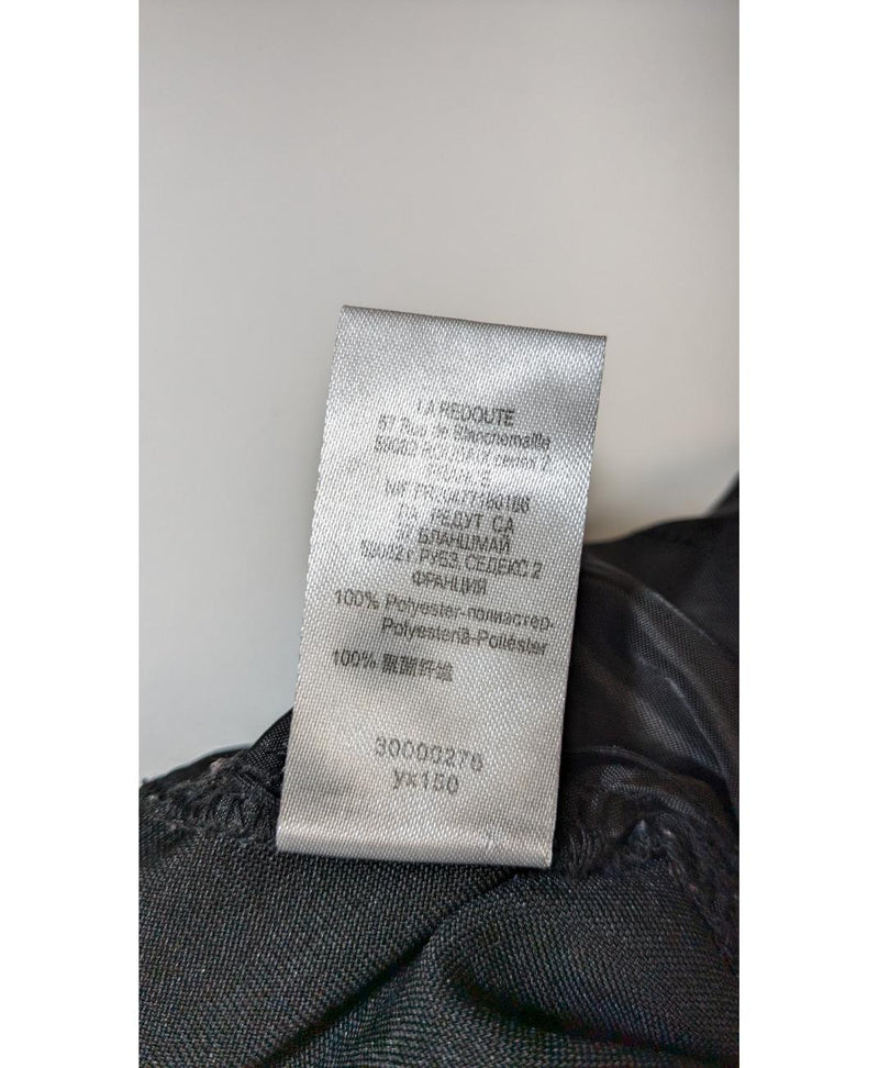 Expérience d'achat simple et satisfaisante pour cette fripe 562157 de qualité, offert par Once Again.