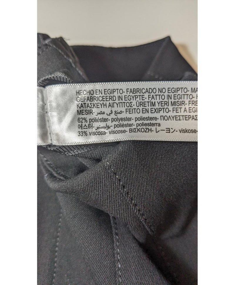 562509 Once Again, la référence de la friperie en ligne pour des achats de vêtements d'occasion sans souci et en état parfait.