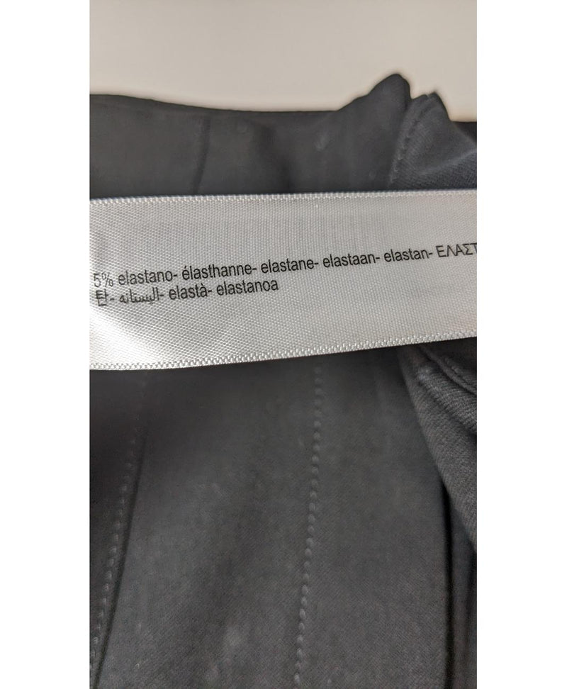 Shopping simplifié avec Once Again pour 562509 : trouvez des pièces uniques en très bon état en quelques clics.