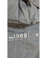La garantie Once Again : 562873 vêtements d'occasion de marque en état irréprochable.