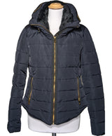 Le choix intelligent pour la mode durable, cette pièce 562902 Once Again allie parfait état et prix abordable.