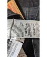 La garantie Once Again : 563054 vêtements d'occasion de marque en état irréprochable.