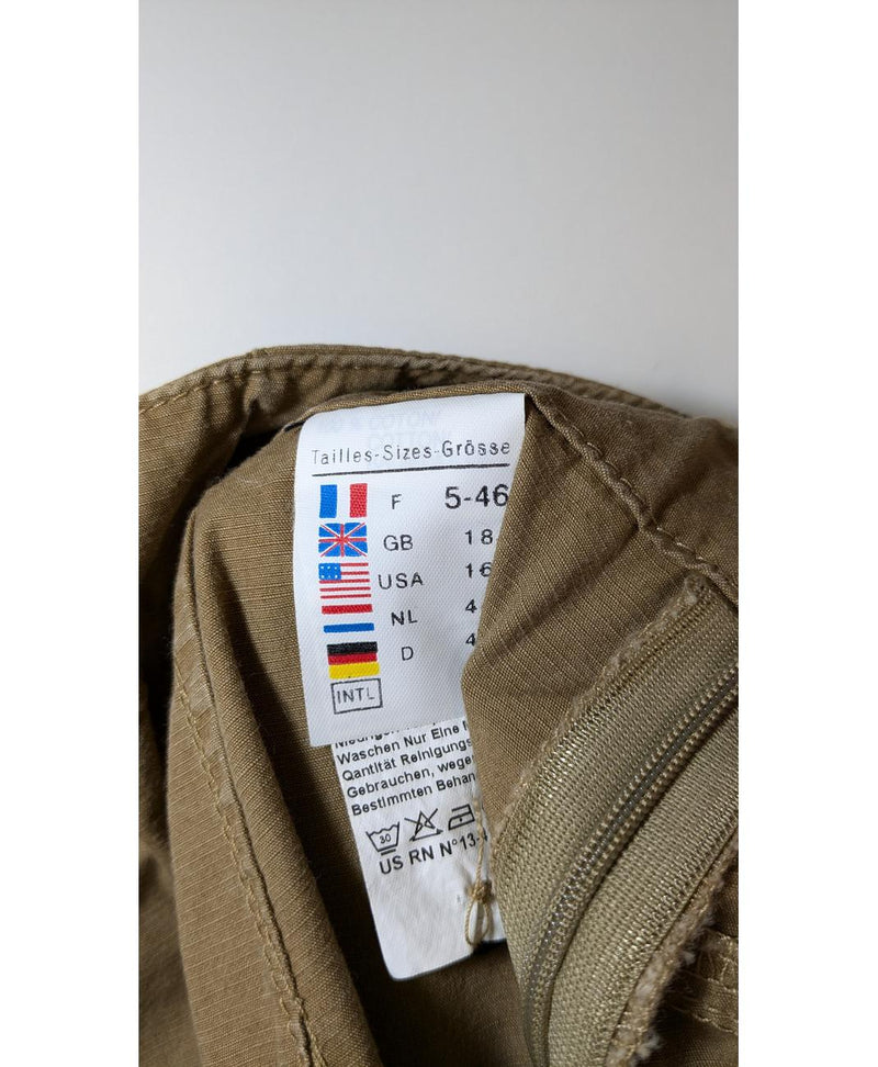 563712 Once Again, la référence de la friperie en ligne pour des achats de vêtements d'occasion sans souci et en état parfait.