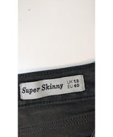 563910 Once Again, la référence de la friperie en ligne pour des achats de vêtements d'occasion sans souci et en état parfait.