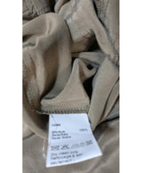 563935 Once Again, la référence de la friperie en ligne pour des achats de vêtements d'occasion sans souci et en état parfait.