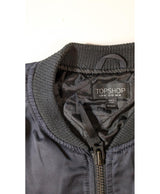 563988 Once Again, la référence de la friperie en ligne pour des achats de vêtements d'occasion sans souci et en état parfait.