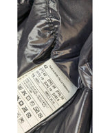 La garantie Once Again : 564319 vêtements d'occasion de marque en état irréprochable.