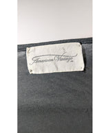 La garantie Once Again : 564600 vêtements d'occasion de marque en état irréprochable.