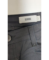La garantie Once Again : 564847 vêtements d'occasion de marque en état irréprochable.