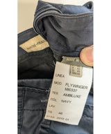 La garantie Once Again : 564855 vêtements d'occasion de marque en état irréprochable.