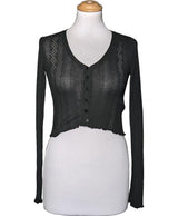 La garantie Once Again : 564861 vêtements d'occasion de marque en état irréprochable.