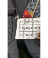 565732 Once Again, la référence de la friperie en ligne pour des achats de vêtements d'occasion sans souci et en état parfait.
