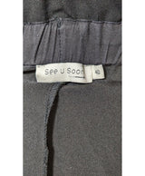 565796 Once Again, la référence de la friperie en ligne pour des achats de vêtements d'occasion sans souci et en état parfait.