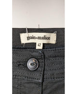 565811 Once Again, la référence de la friperie en ligne pour des achats de vêtements d'occasion sans souci et en état parfait.