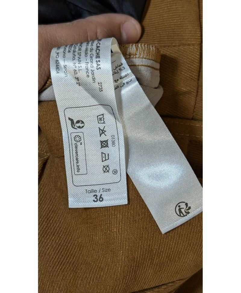 Élégance responsable avec cette pièce vintage 566222 en parfait état, sélectionnée par Once Again.