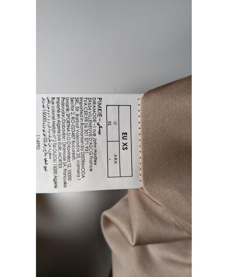 566377 Once Again, la référence de la friperie en ligne pour des achats de vêtements d'occasion sans souci et en état parfait.