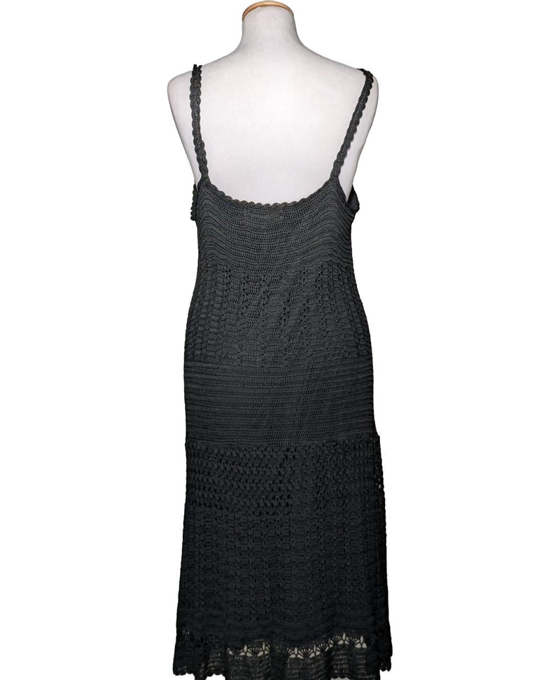 566830 Once Again, la référence de la friperie en ligne pour des achats de vêtements d'occasion sans souci et en état parfait.