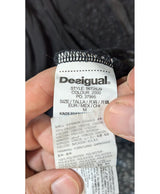 Shopping simplifié avec Once Again pour 566967 : trouvez des pièces uniques en très bon état en quelques clics.