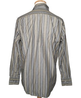 La garantie Once Again : 567318 vêtements d'occasion de marque en état irréprochable.