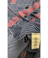 567966 Once Again, la référence de la friperie en ligne pour des achats de vêtements d'occasion sans souci et en état parfait.