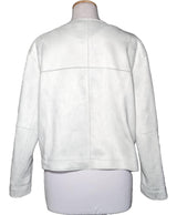 La garantie Once Again : 568372 vêtements d'occasion de marque en état irréprochable.