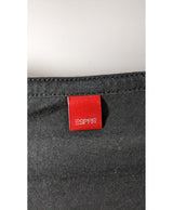 La garantie Once Again : 568558 vêtements d'occasion de marque en état irréprochable.