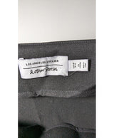 568648 Once Again, la référence de la friperie en ligne pour des achats de vêtements d'occasion sans souci et en état parfait.