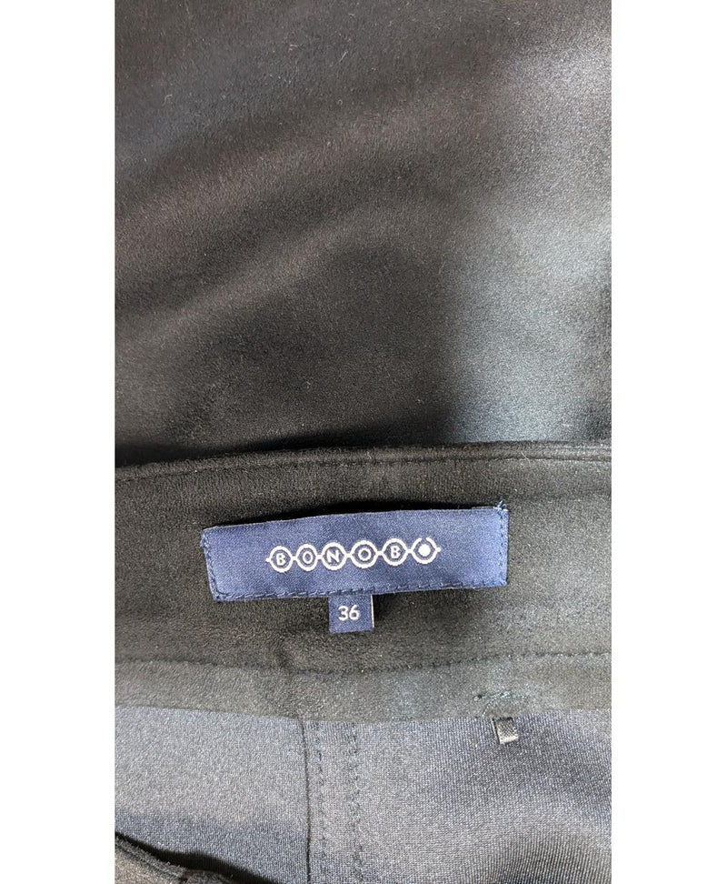 Expérience d'achat simple et satisfaisante pour cette fripe 569269 de qualité, offert par Once Again.