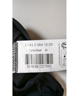 569588 Once Again, la référence de la friperie en ligne pour des achats de vêtements d'occasion sans souci et en état parfait.