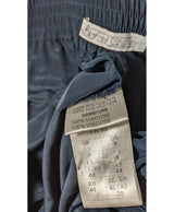 569894 Once Again, la référence de la friperie en ligne pour des achats de vêtements d'occasion sans souci et en état parfait.