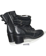 Le choix intelligent pour la mode durable, cette pièce 571019 Once Again allie parfait état et prix abordable.