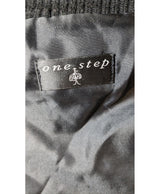 Shopping simplifié avec Once Again pour 571317 : trouvez des pièces uniques en très bon état en quelques clics.